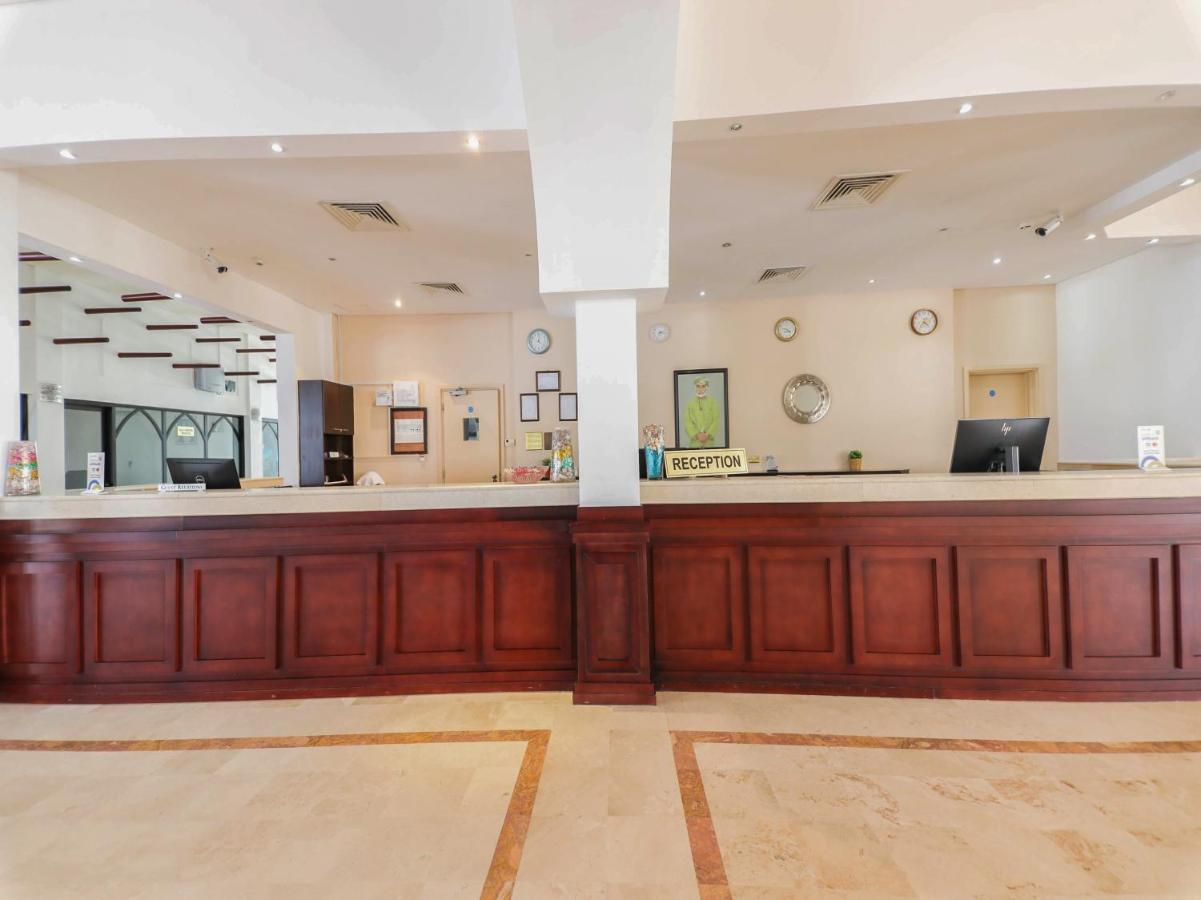 Capital O133 Al Sawadi Beach Resort & Spa Barka Ngoại thất bức ảnh