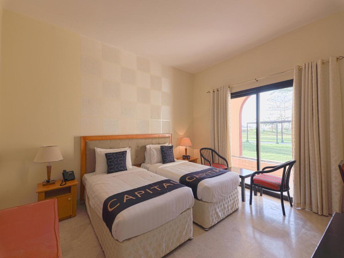 Capital O133 Al Sawadi Beach Resort & Spa Barka Ngoại thất bức ảnh