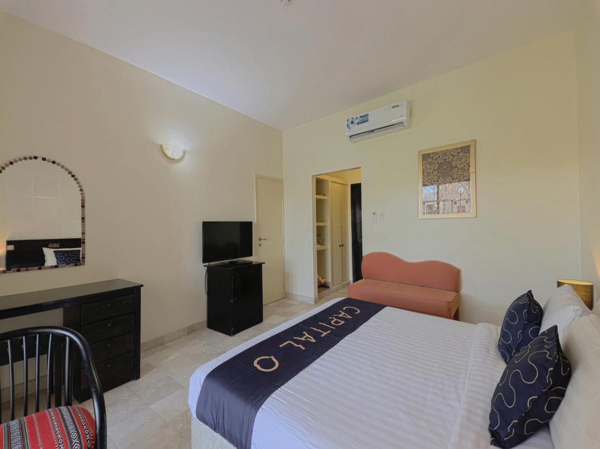 Capital O133 Al Sawadi Beach Resort & Spa Barka Ngoại thất bức ảnh