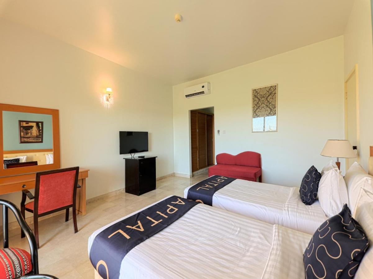 Capital O133 Al Sawadi Beach Resort & Spa Barka Ngoại thất bức ảnh