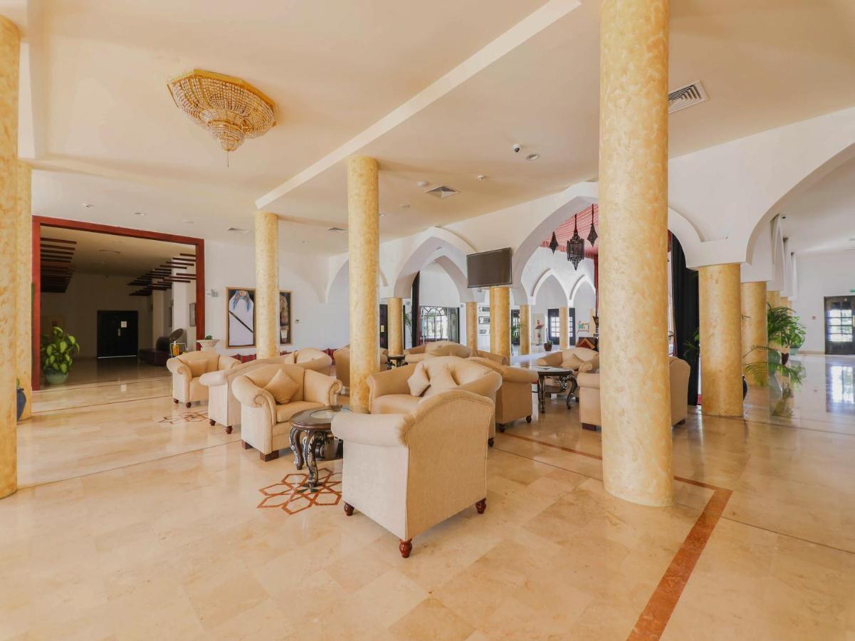 Capital O133 Al Sawadi Beach Resort & Spa Barka Ngoại thất bức ảnh