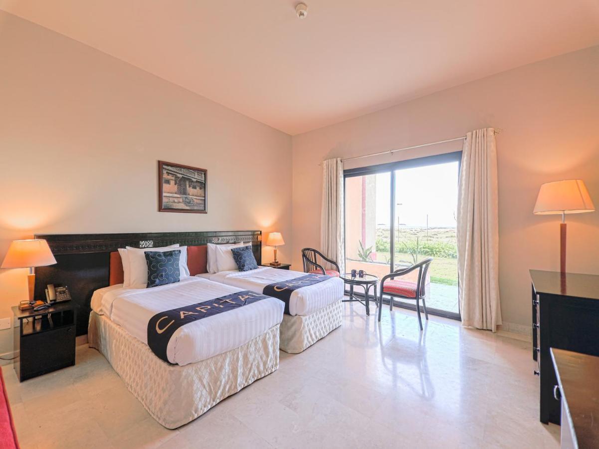 Capital O133 Al Sawadi Beach Resort & Spa Barka Ngoại thất bức ảnh