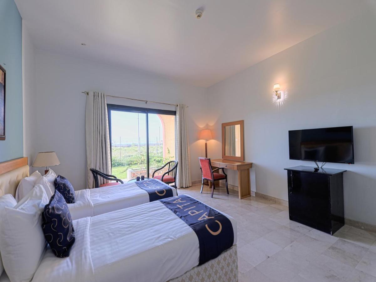 Capital O133 Al Sawadi Beach Resort & Spa Barka Ngoại thất bức ảnh
