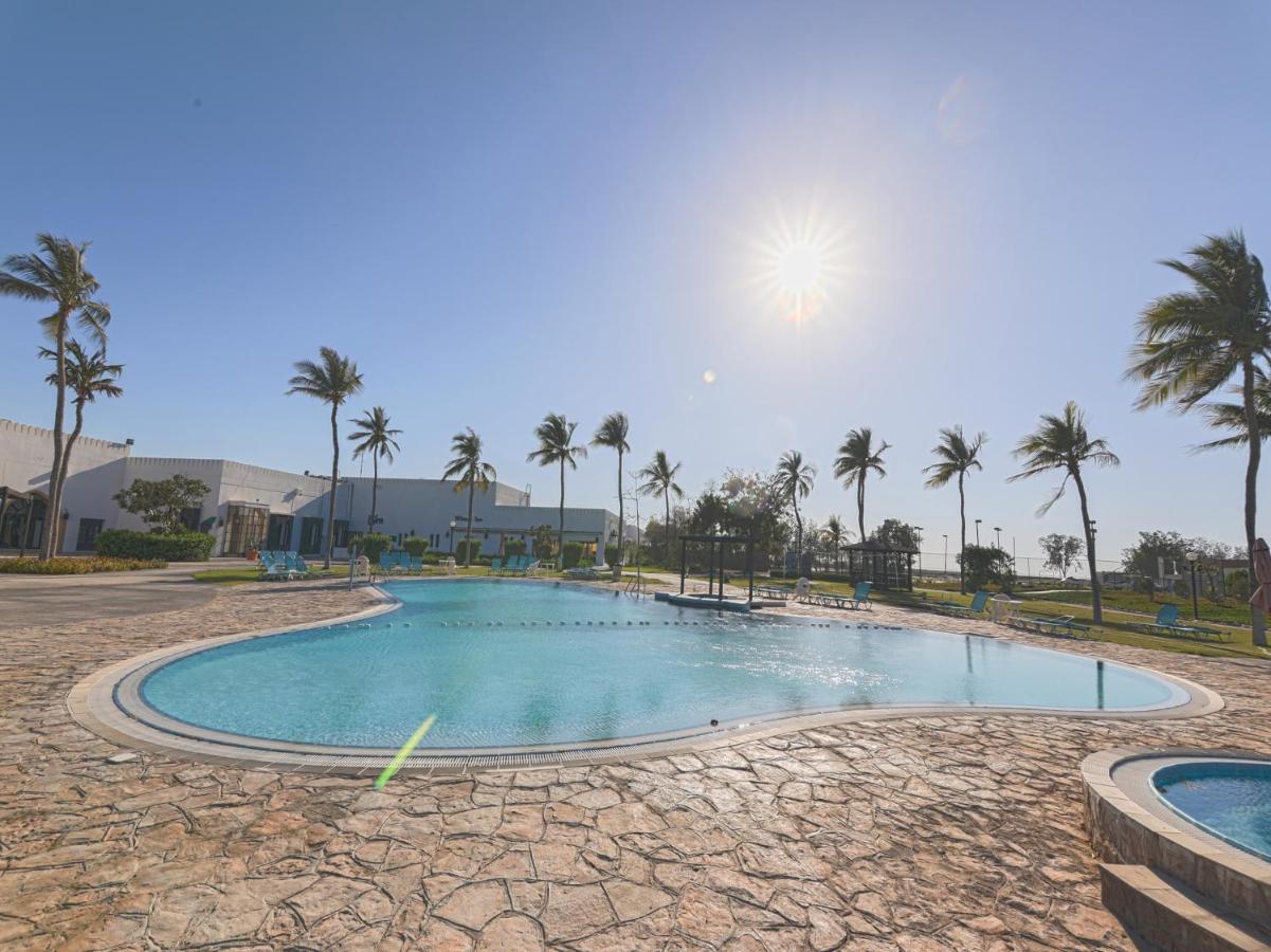 Capital O133 Al Sawadi Beach Resort & Spa Barka Ngoại thất bức ảnh
