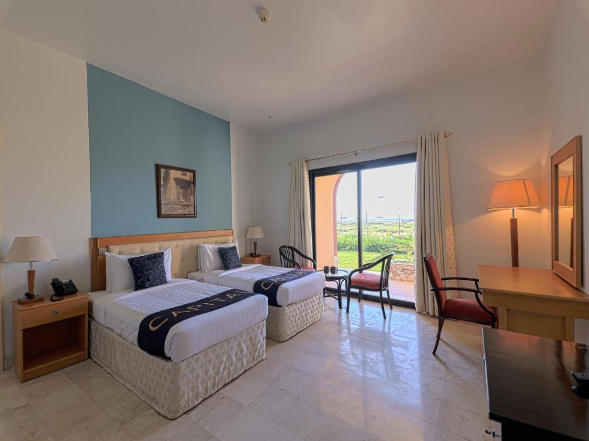 Capital O133 Al Sawadi Beach Resort & Spa Barka Ngoại thất bức ảnh
