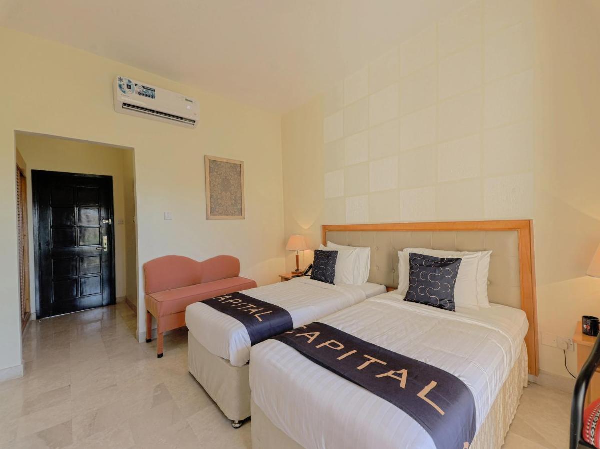 Capital O133 Al Sawadi Beach Resort & Spa Barka Ngoại thất bức ảnh