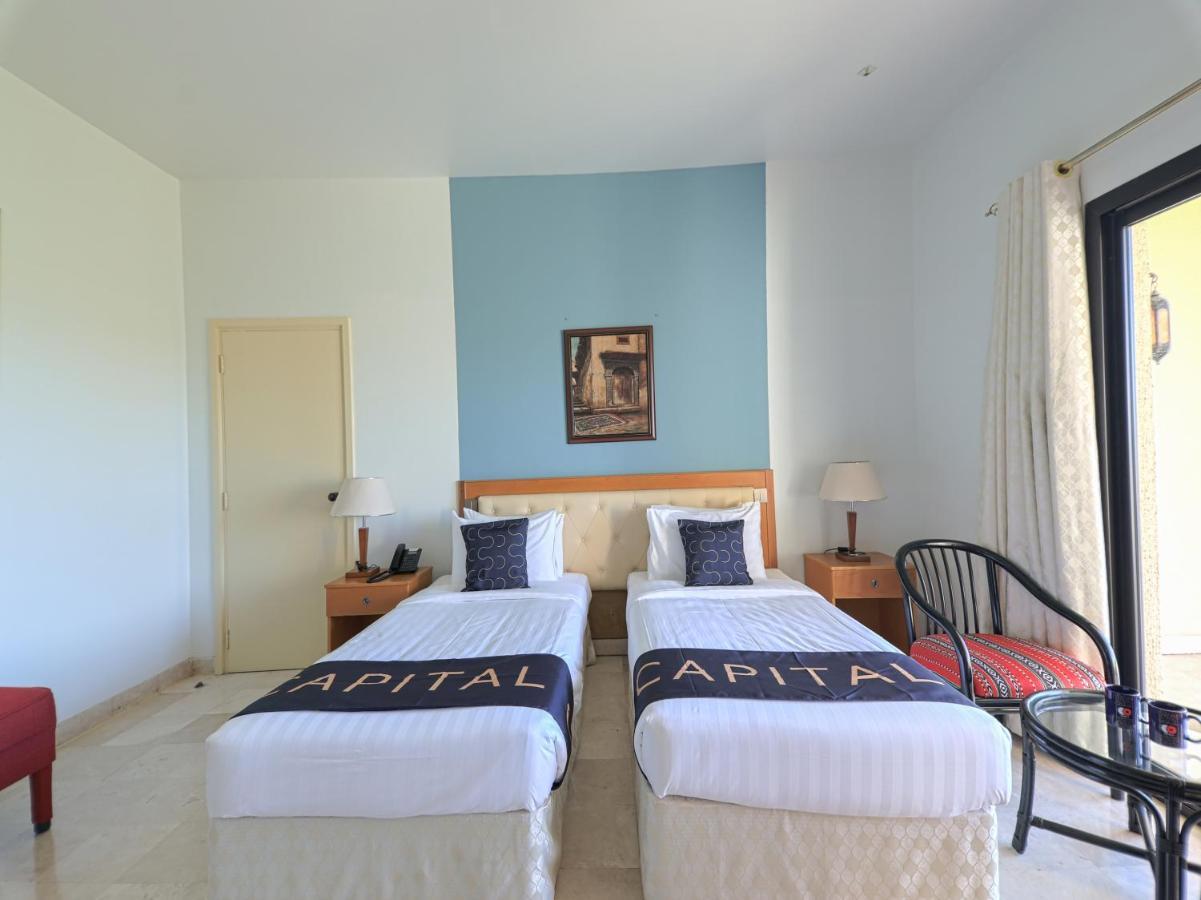 Capital O133 Al Sawadi Beach Resort & Spa Barka Ngoại thất bức ảnh